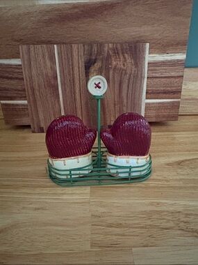 Decorative Mittens Salt & Pepper Shakers
